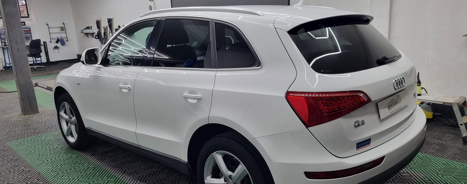 Polissage voiture proche de Saintes